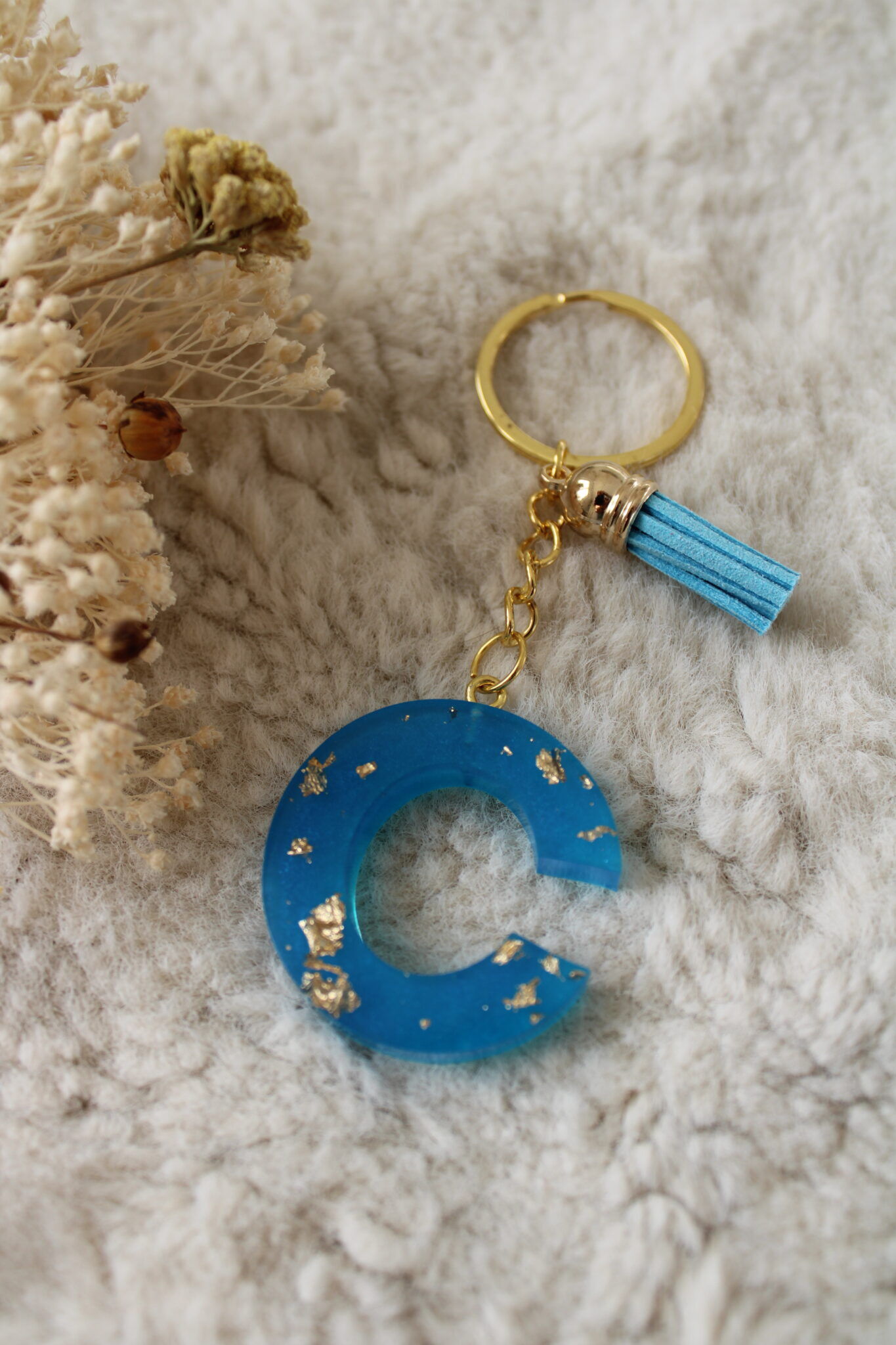 Porte-clé lettre C en résine époxy · Bleu du france