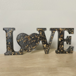 Décoration LOVE en résine époxy · Silver Ash - Décorations - Atelier N58